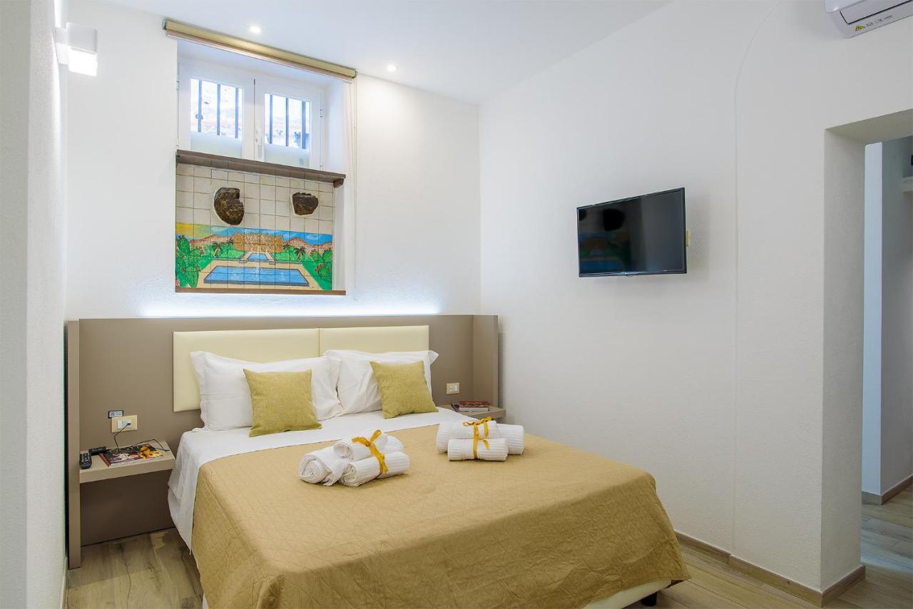 Barlaman Luxury Rooms Palermo Exteriör bild