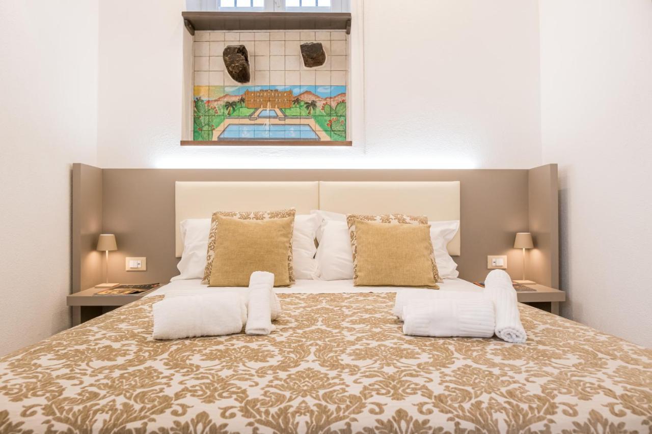 Barlaman Luxury Rooms Palermo Exteriör bild